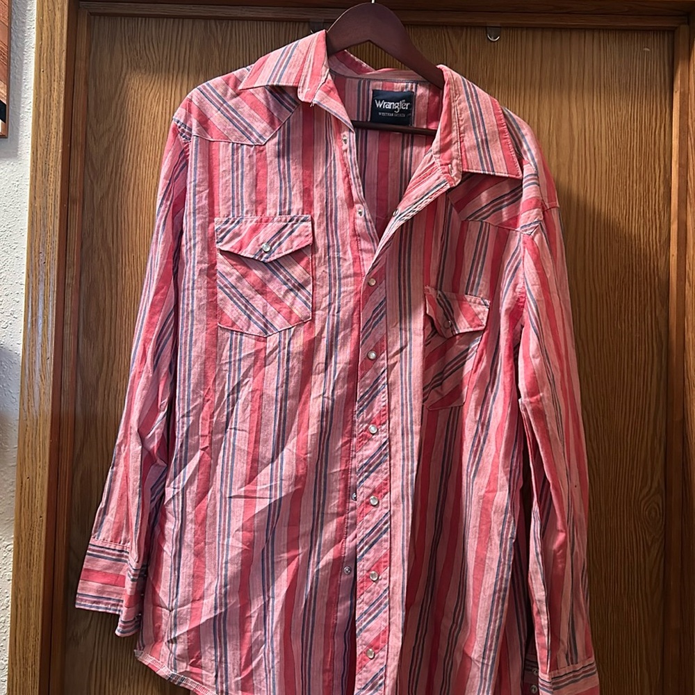 Wrangler men’s pearl snap.